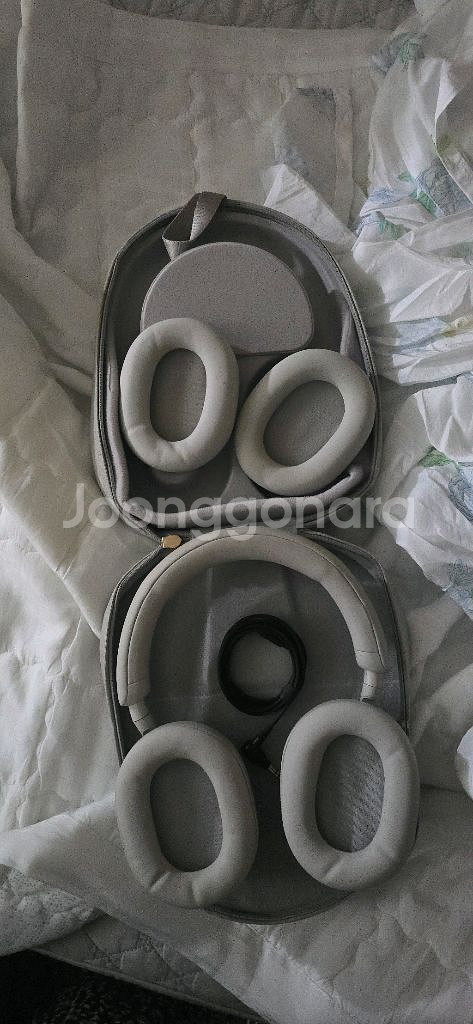 wh-1000xm5 소니 헤드폰 실버 색상 팝니다--0