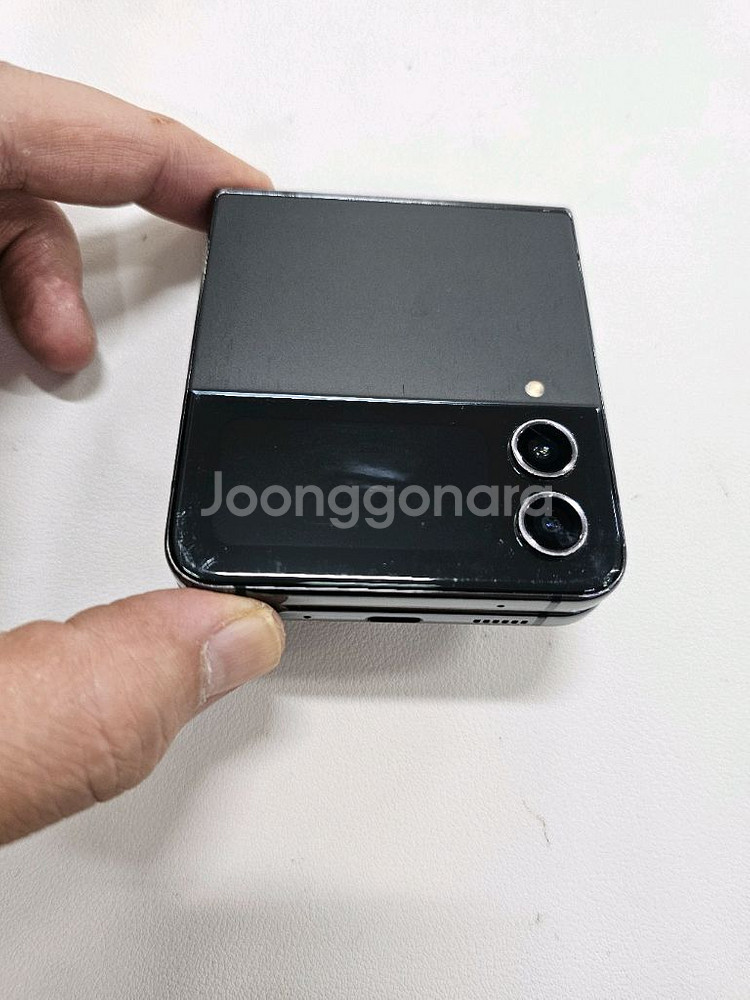 갤럭시 Z플립4 블랙 무잔상--1