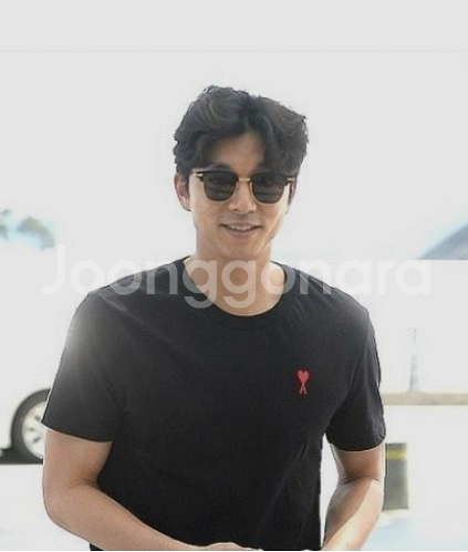 AMI 23시즌 아미 드 꾀흐 빅로고 티셔츠 반팔티--8