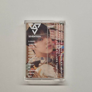 세븐틴 하이브인사이트 굿즈 팝니다.