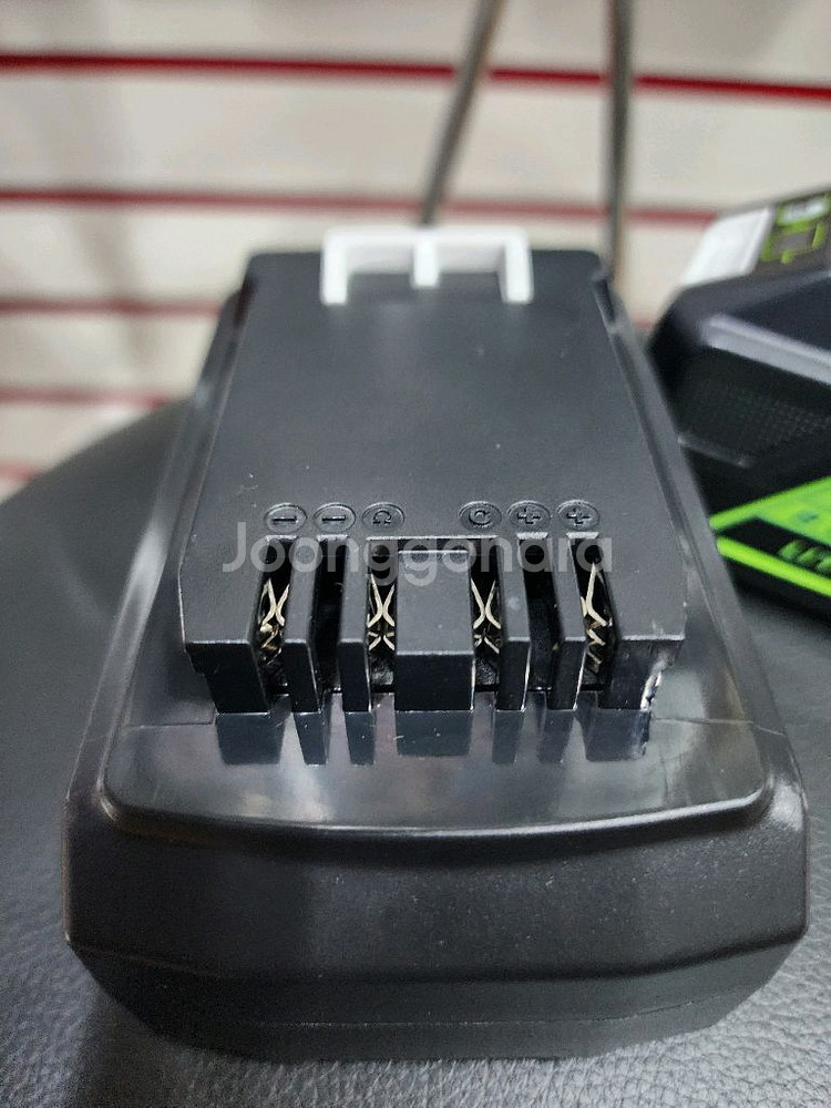그린웍스 24V 8A 배터리 신품급--3