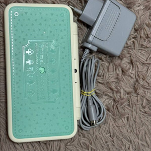 닌텐도 2ds xl 튀동숲버전 판매합니다!