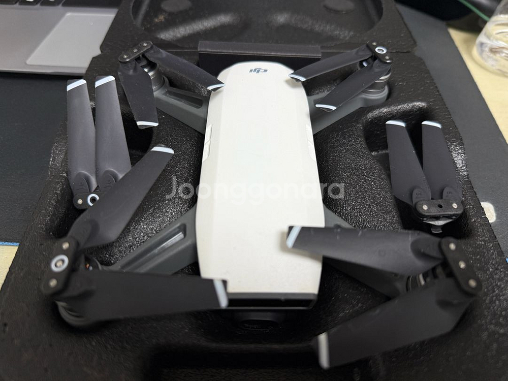DJI 스파크 본체 + 여분 날개 2개--0