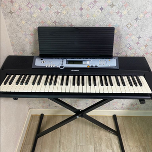 야마하 PSR-E213 전자 피아노