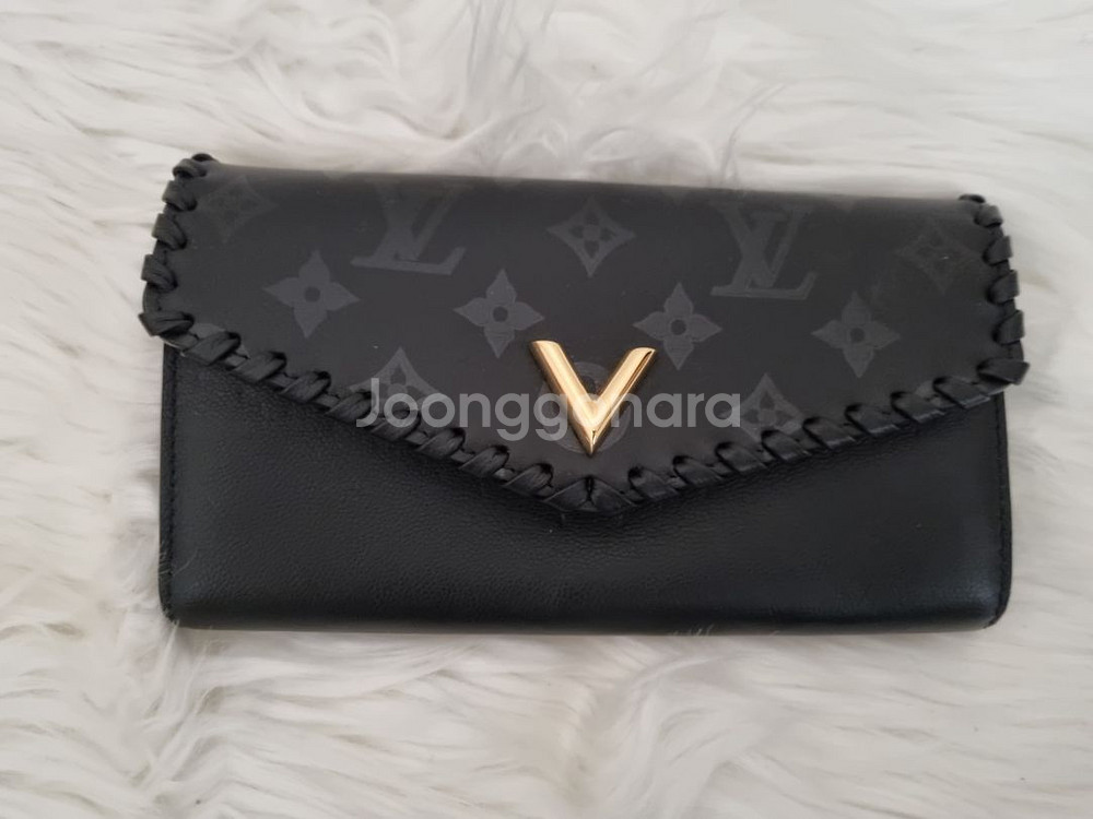 (정품새상품)루이비통 베리 월릿 M62059--0