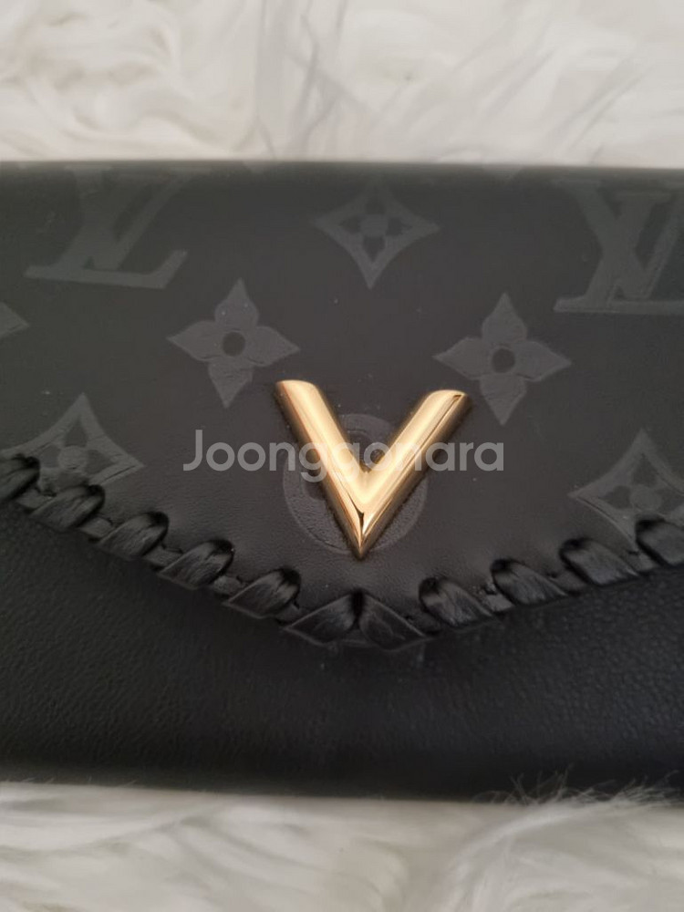 (정품새상품)루이비통 베리 월릿 M62059--2