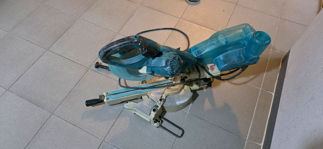 마끼다 ls0814 슬라이딩 각도절단기 이미지