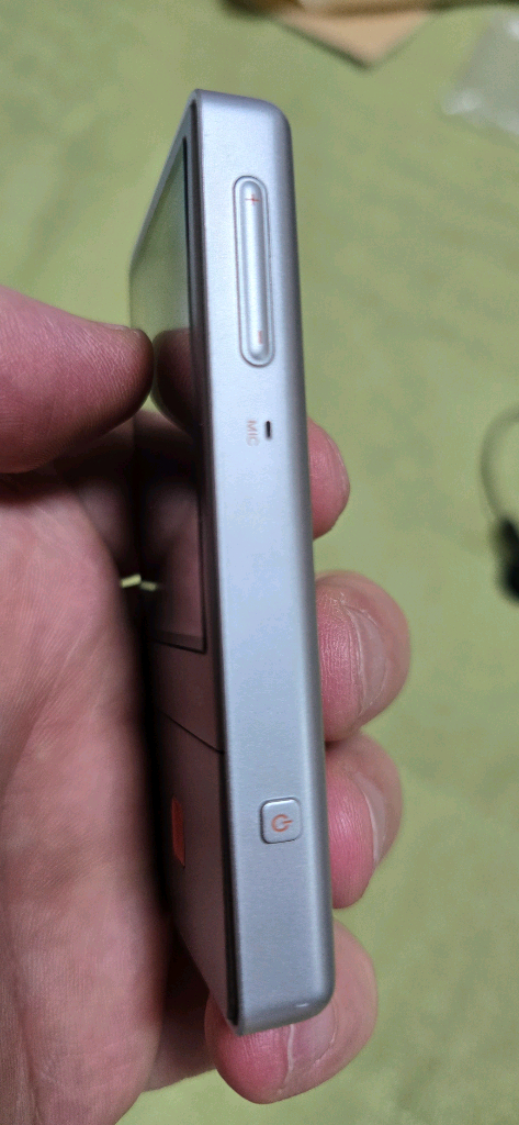 아이리버 E100 MP3 플레이어 이미지