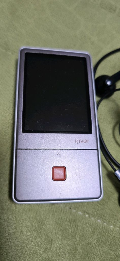 아이리버 E100 MP3 플레이어 이미지