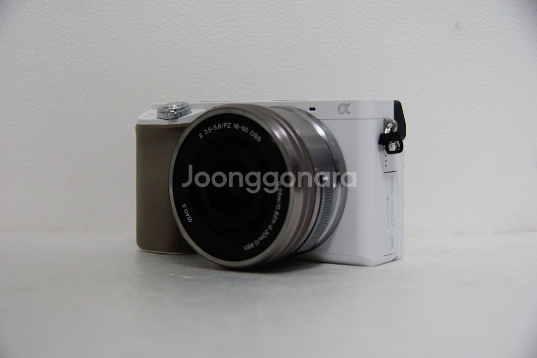 [소니] A6100 화이트 미러리스 박스셋팝니다.--6