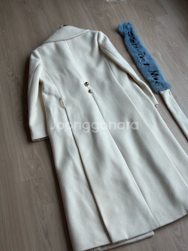 럭키슈에트 아이보리 코트 36--8