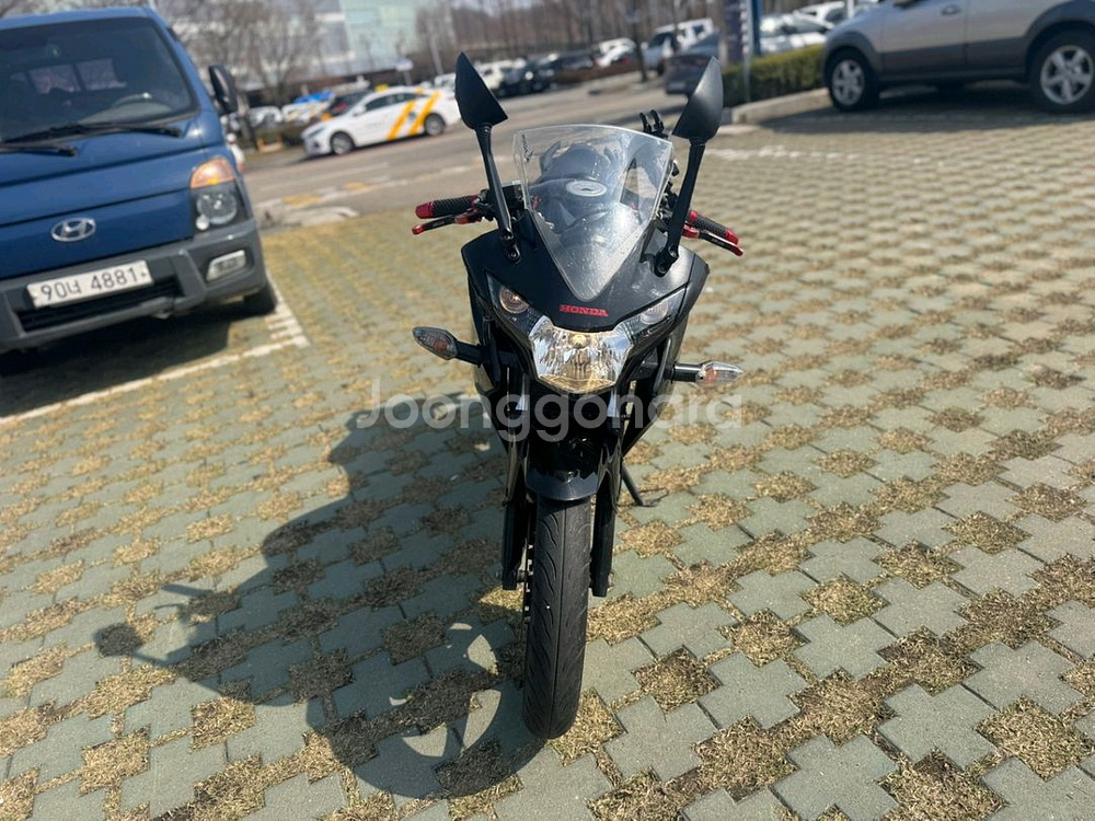 혼다 cbr125 17년형 짧은키로수 판매합니다--2