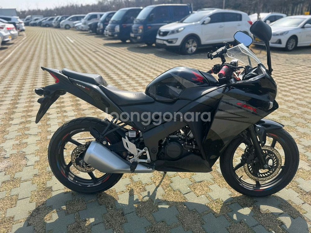 혼다 cbr125 17년형 짧은키로수 판매합니다--1