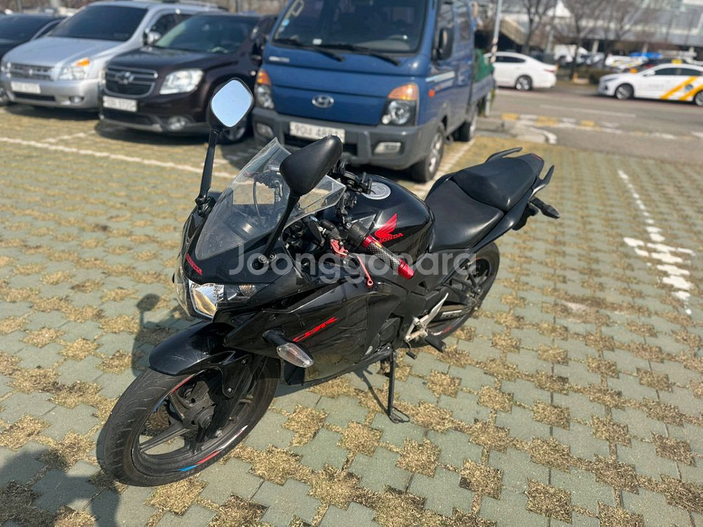 혼다 cbr125 17년형 짧은키로수 판매합니다--3