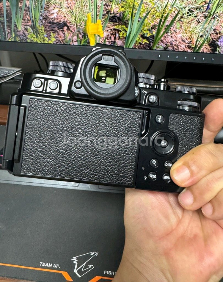 니콘Zf 미러리스40/2 SE Kit 팝니다--3