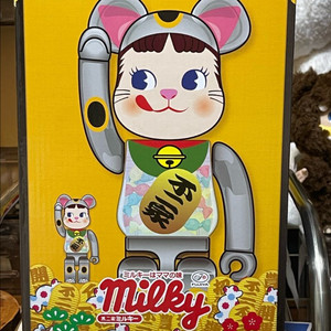 베어브릭 마네키네코 페코쨩 밀키 실버 400+100