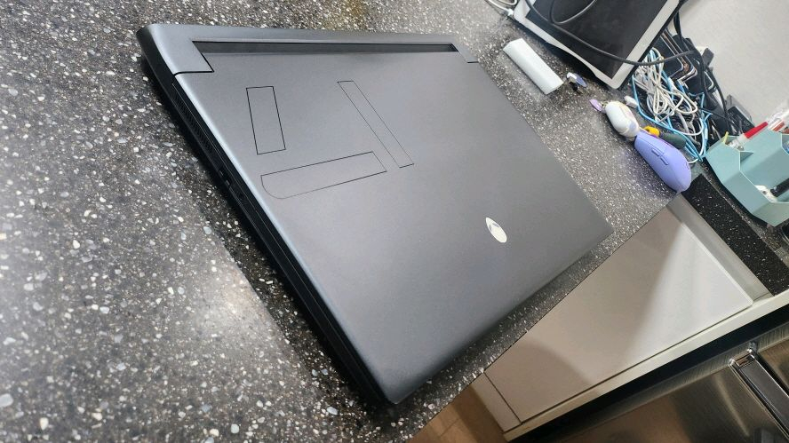 델 17.3인치 에일리언웨어/라이젠9,RTX3080Ti--3