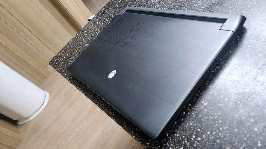 델 17.3인치 에일리언웨어/라이젠9,RTX3080Ti--4