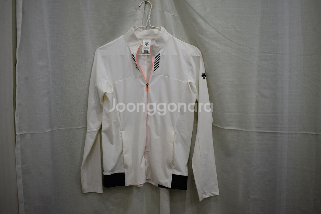 데상트 여성 집업 85--0