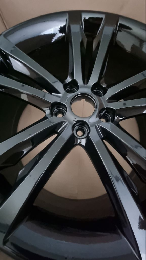 19인치 제네시스 쿠페 휠 이미지