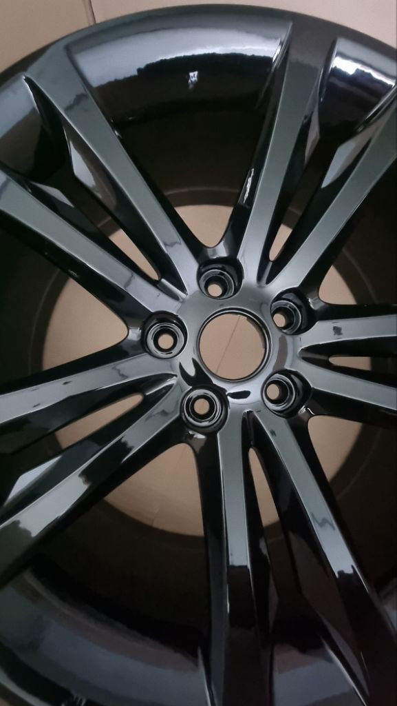 19인치 제네시스 쿠페 휠 이미지