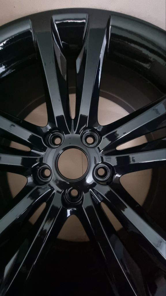 19인치 제네시스 쿠페 휠 이미지