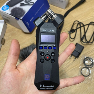 Zoom H1essential 레코더 + 악세사리