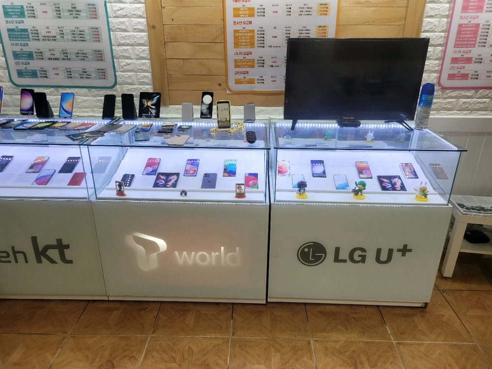 핸드폰매장 유리진열장 인포데스크 수납장 쇼케이스 이미지