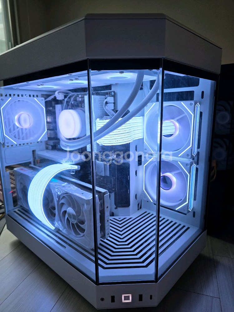 라이젠5 9600X RTX5060TI HYTE 본체--0