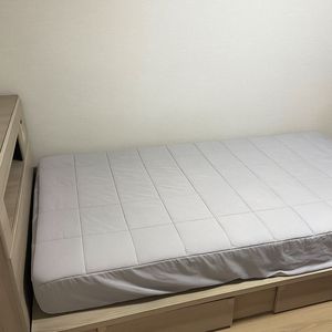 헤드 수납공간과 조명이 있는 슈퍼싱글침대+매트리스