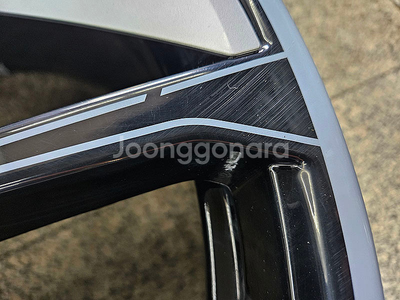 아우디 이트론 GT RS 정품 21인치 후륜용 휠 한개--3
