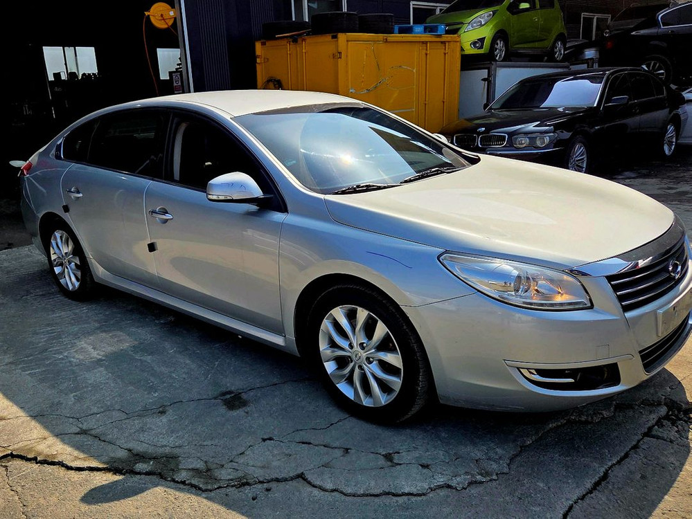 르노삼성 sm7 올뉴SM7 폐차로 부품판매 합니다 은색 이미지