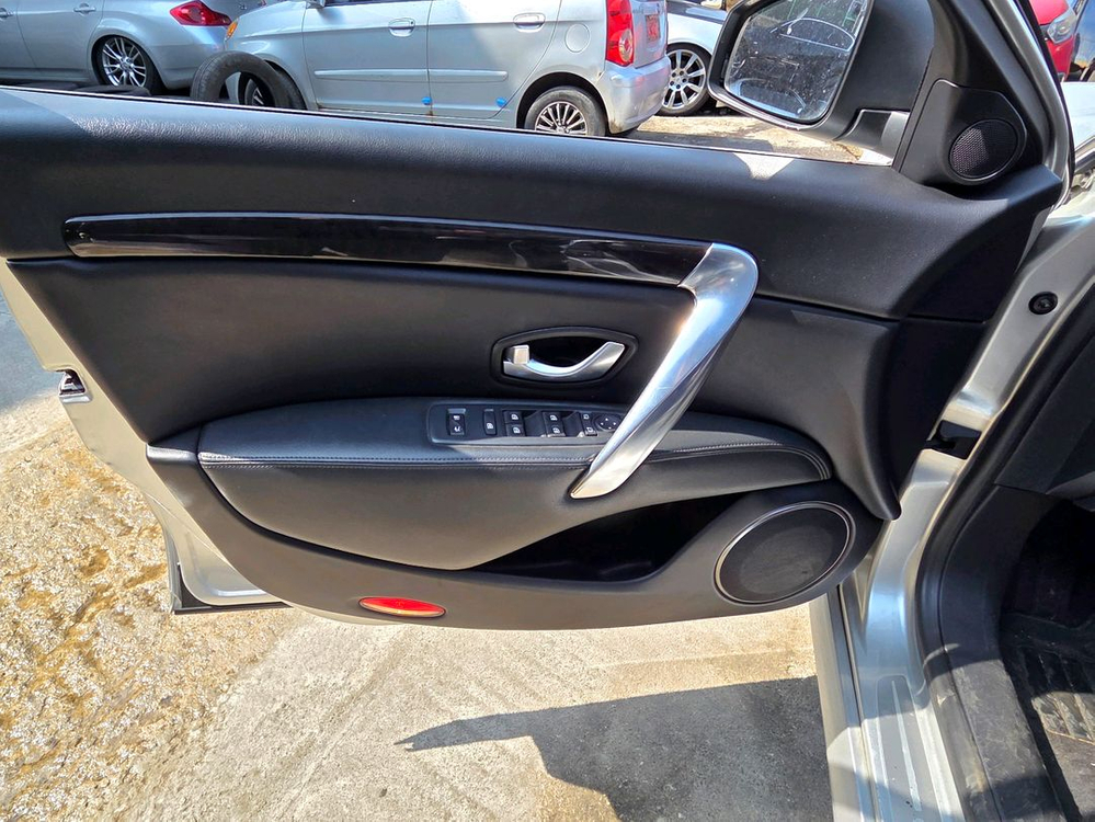 르노삼성 sm7 올뉴SM7 폐차로 부품판매 합니다 은색 이미지