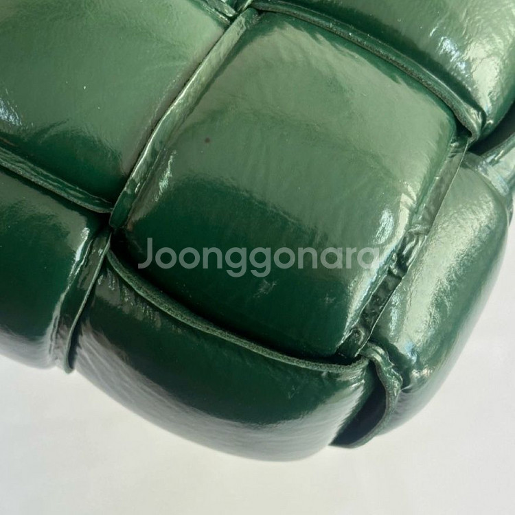 보테가베네타 패딩 카세트백 591970--4