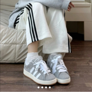 아디다스 오리지널스 캠퍼스 00s 그레이 화이트 사이즈