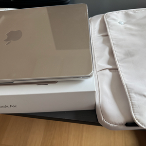 M3 13맥북에어 스타라이트 16GB 256GB