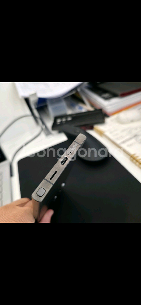 갤럭시 S24 울트라 티타늄그레이 256GB S급 판매--3