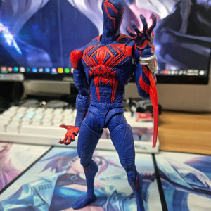 SHF 스파이더맨 2099 풀박 판매합니다!