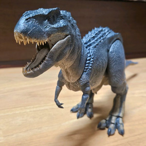 본심남개 바스타토사우루스 브이렉스 공룡 피규어