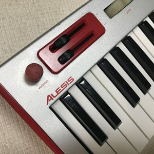 ALESIS MICRON 신디사이저