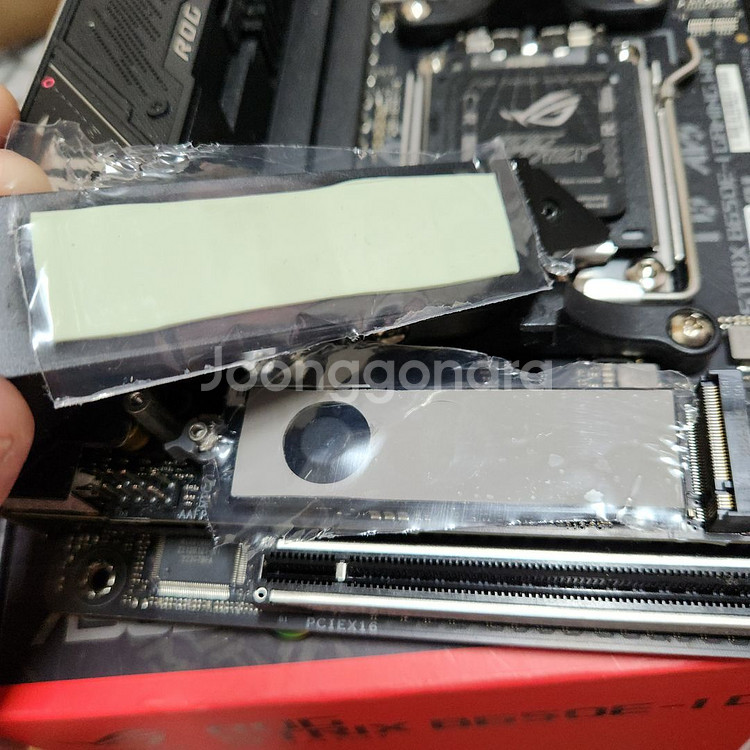 ASUS ROG STRIX B650E-I GAMING--0