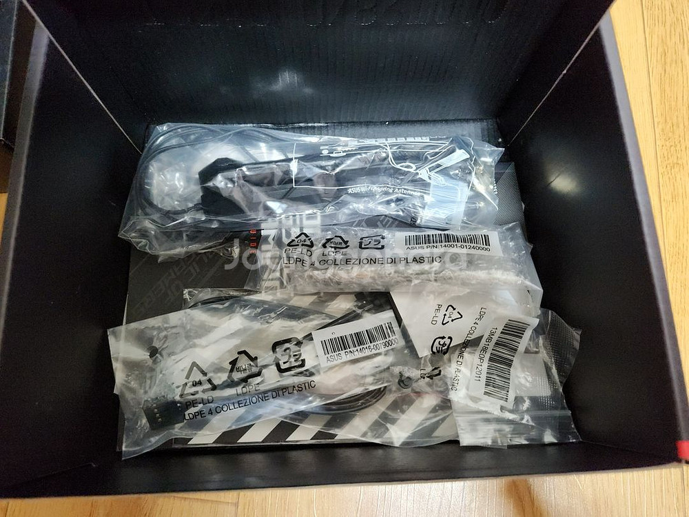 ASUS ROG STRIX B650E-I GAMING--4