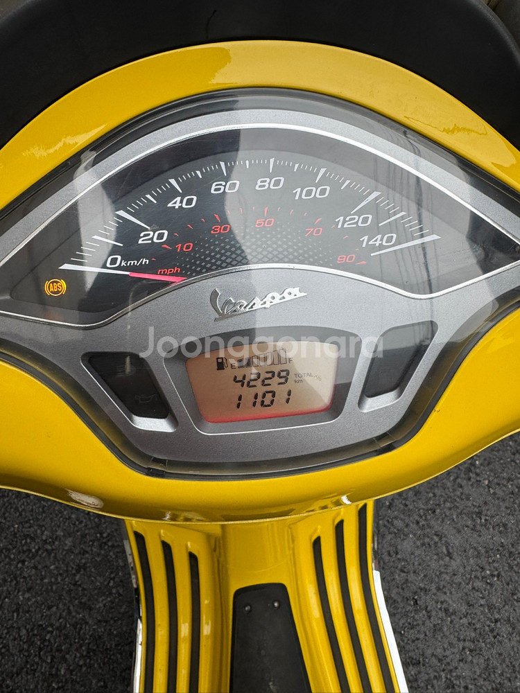 베스파 스프린트 22년식 4000km--4
