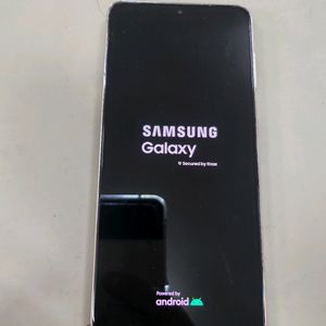 갤럭시S21 5G 256GB 퍼플 상태 깨끗 합니다.