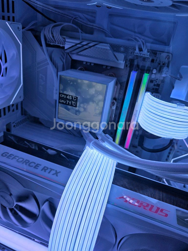 9800X3D RTX5080 HYTE 본체 팝니다--4
