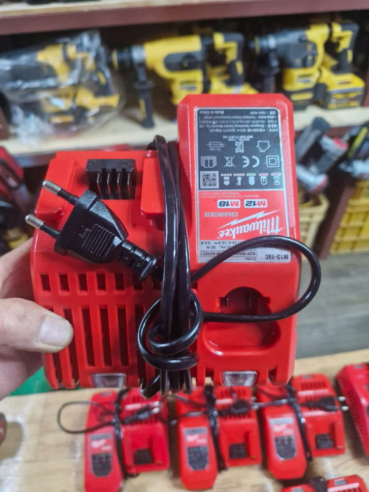 [정품]밀워키충전기M12-18C 개당가격 M12-18F--1