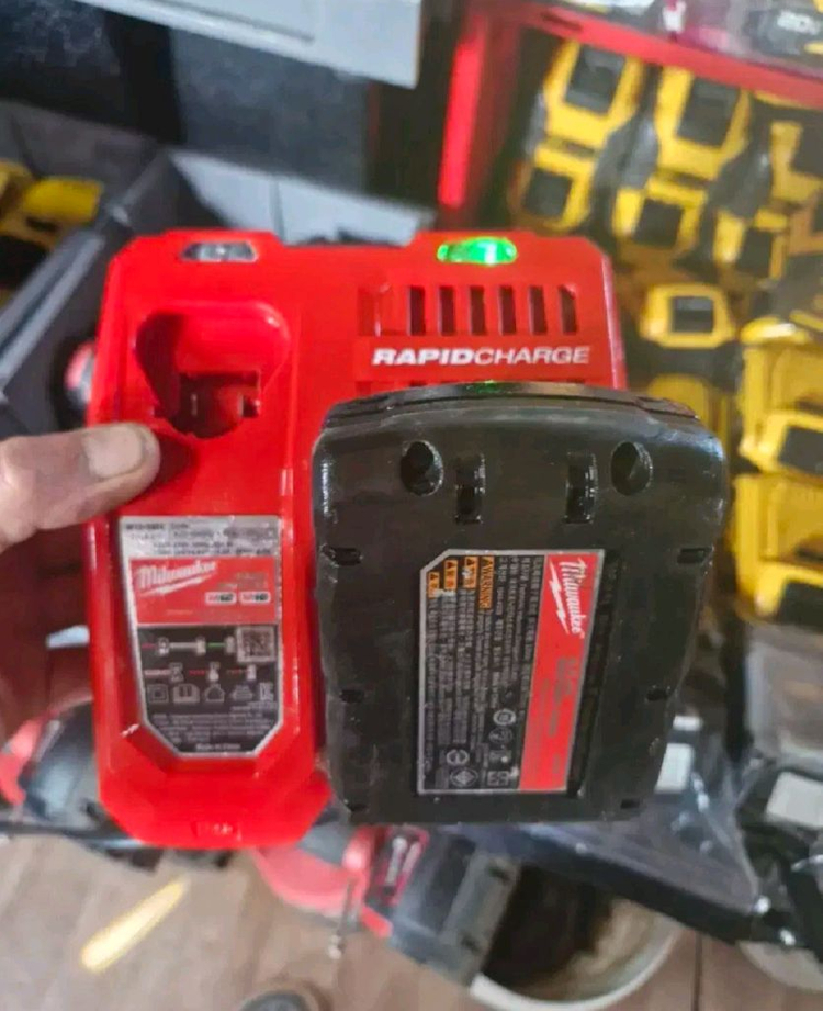 [정품]밀워키충전기M12-18C 개당가격 M12-18F--5