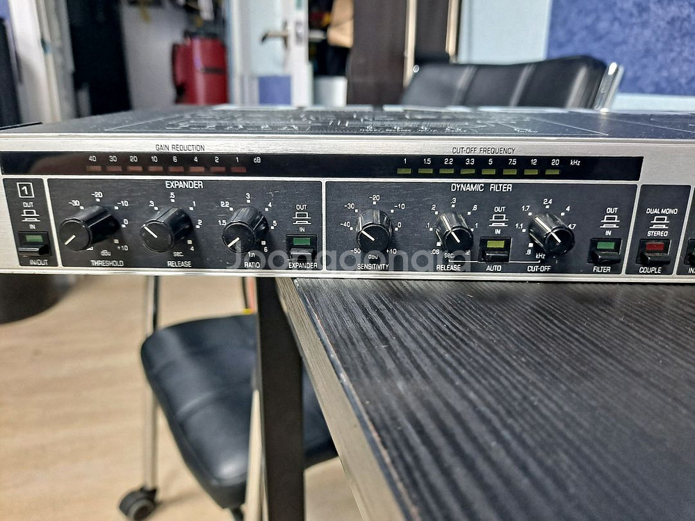 베링거 SNR2000/ DSP1100 음향 컨트롤러--3