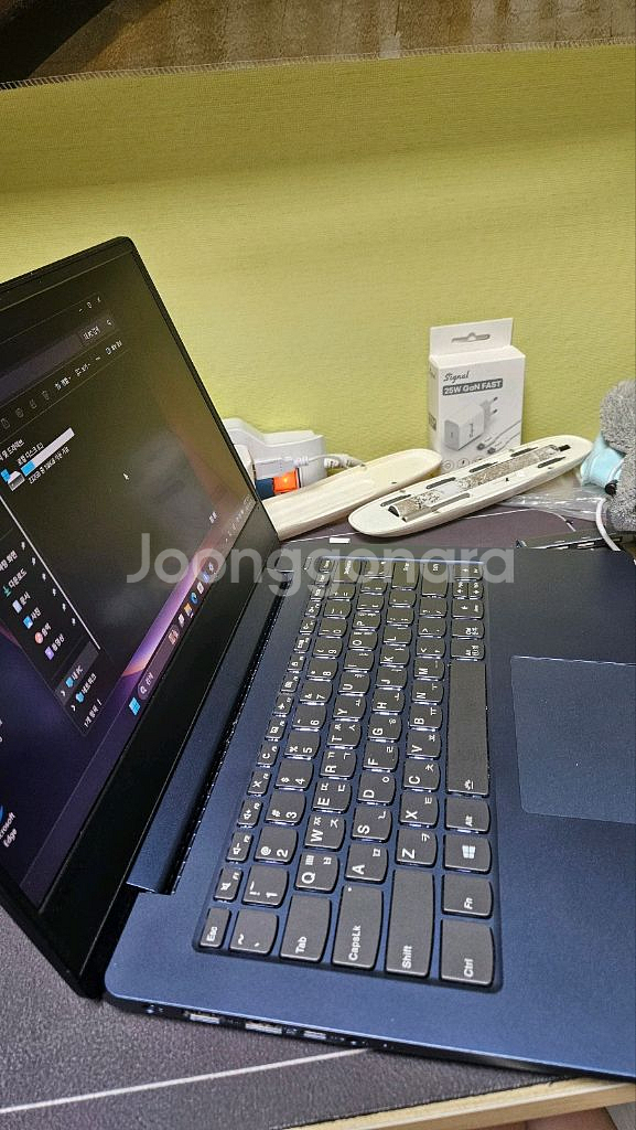 레노버 14인치노트북 i7-8g-256g 블루색상--3