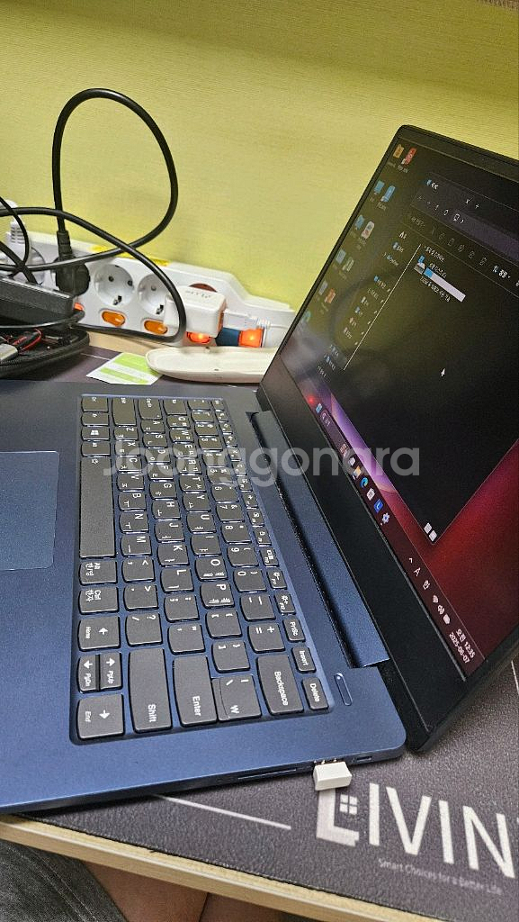 레노버 14인치노트북 i7-8g-256g 블루색상--4
